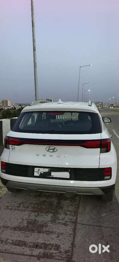 Hyundai Venue 2022 Petrol 16000 Km Driven