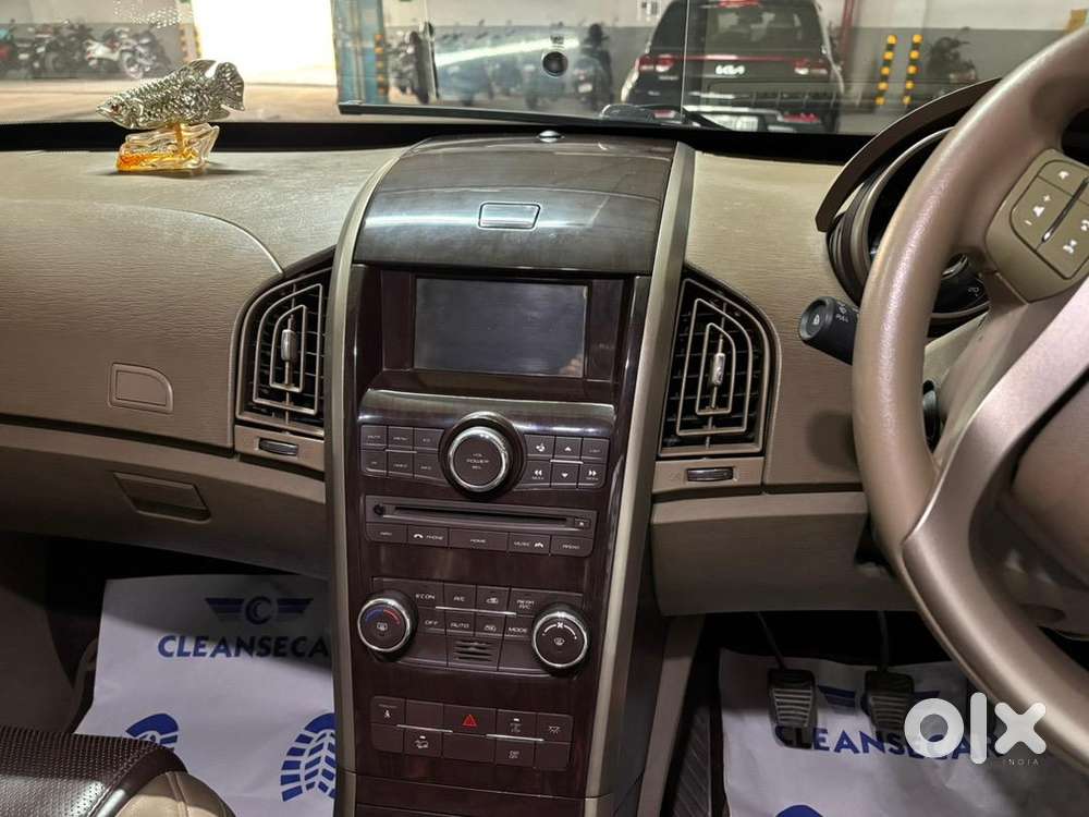 Mahindra Pearl White Xuv500 W8 Diesel 2012 For 6 Lakhs