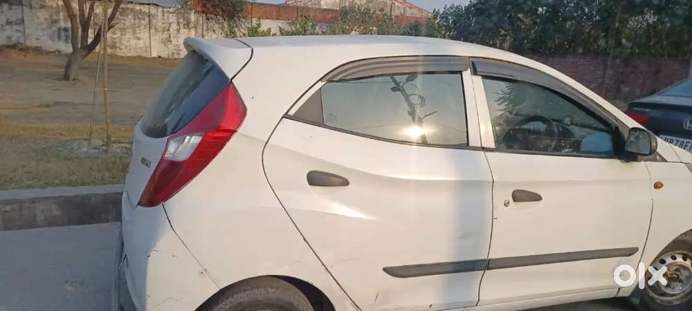 Hyundai Eon 2017 Petrol Bhaiya Fix Hai Price Thora Bahut Ho Skta Hai