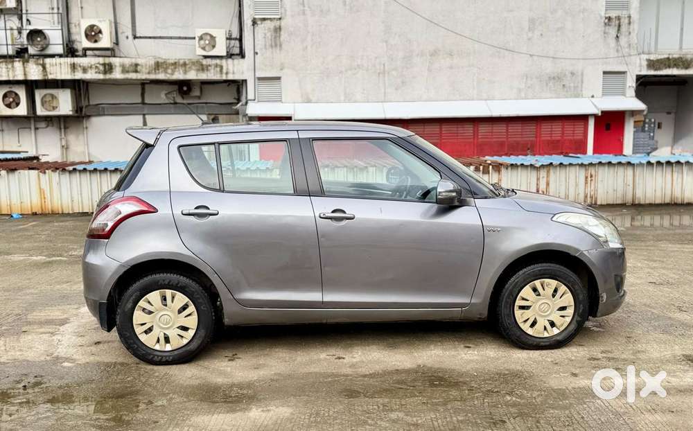 Maruti Suzuki Swift Vxi + Manual, 2012, Petrol