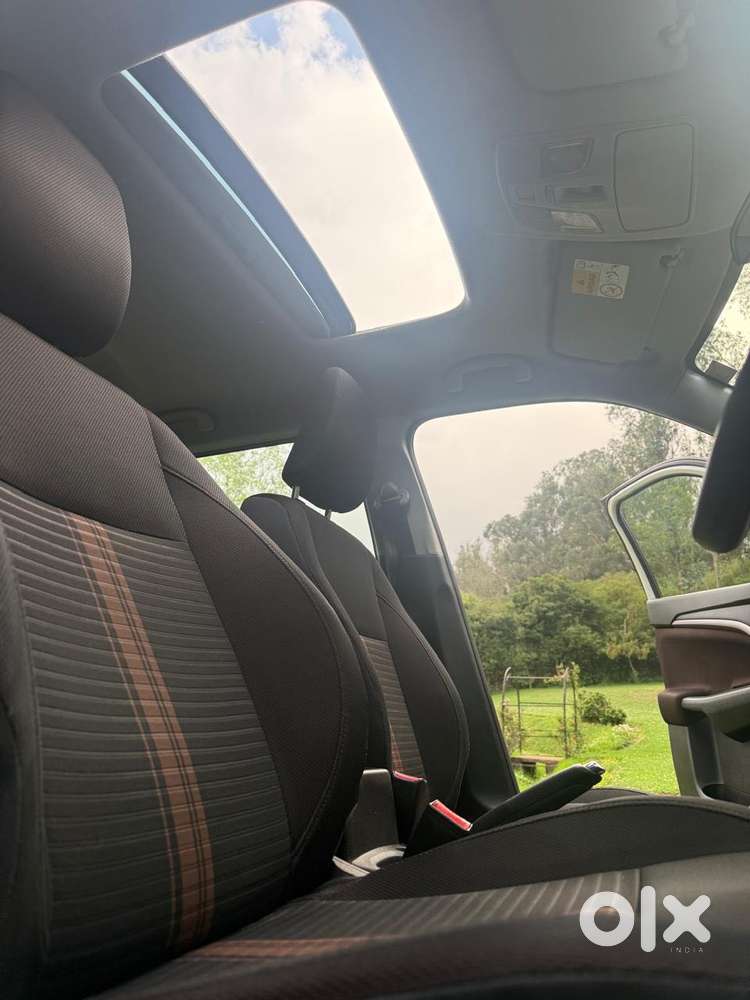 Maruti Suzuki Brezza 1.5 Zxi Smart Hybrid Dual Tone, 2023, Cng & Hyb..