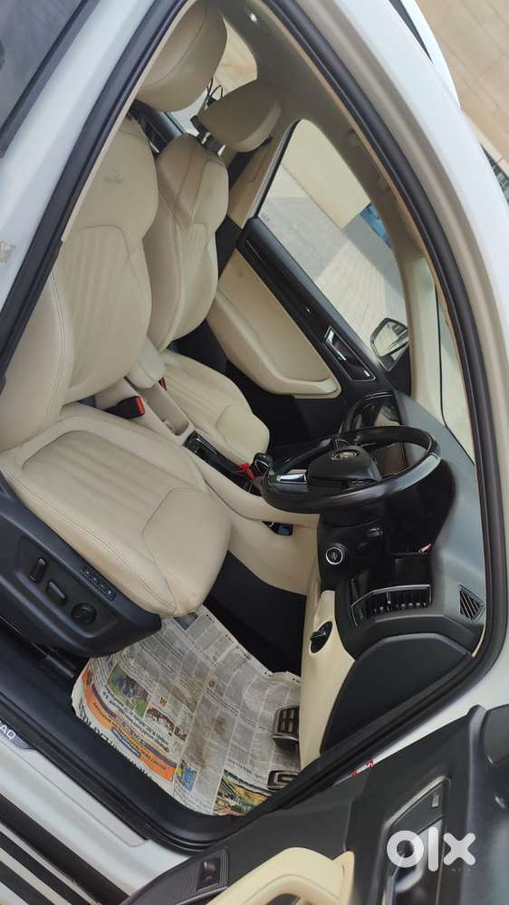 Skoda Slavia 1.5 Tsi Style At, 2023, Petrol