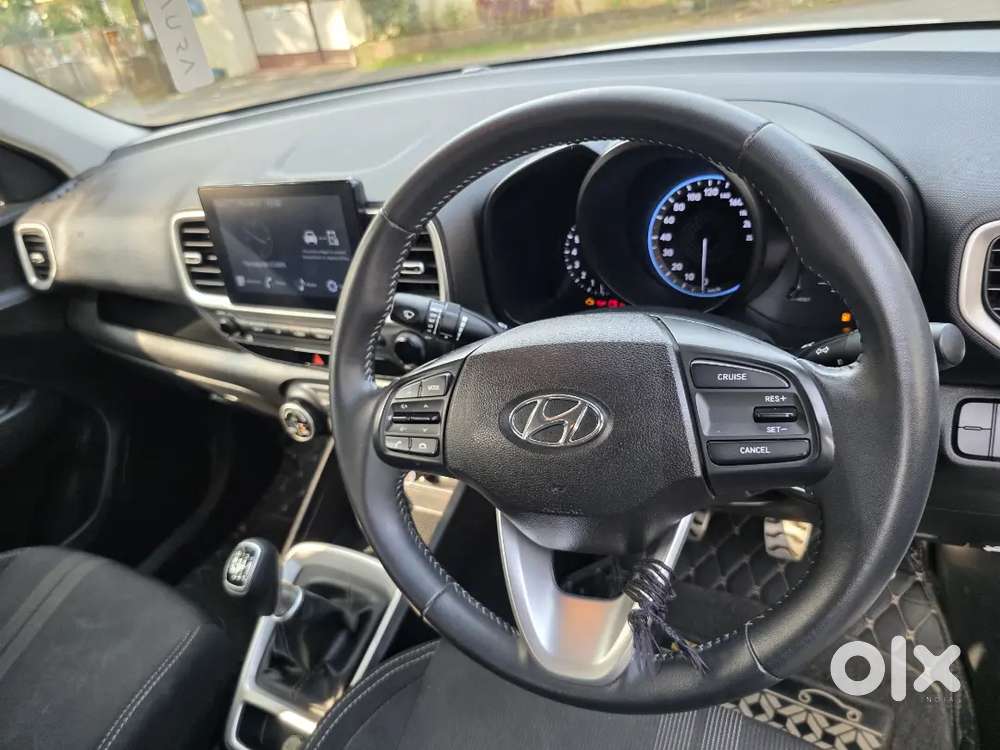Well Maintained Hyundai Venue 2022 Turbo Petrol Under Company Warranty