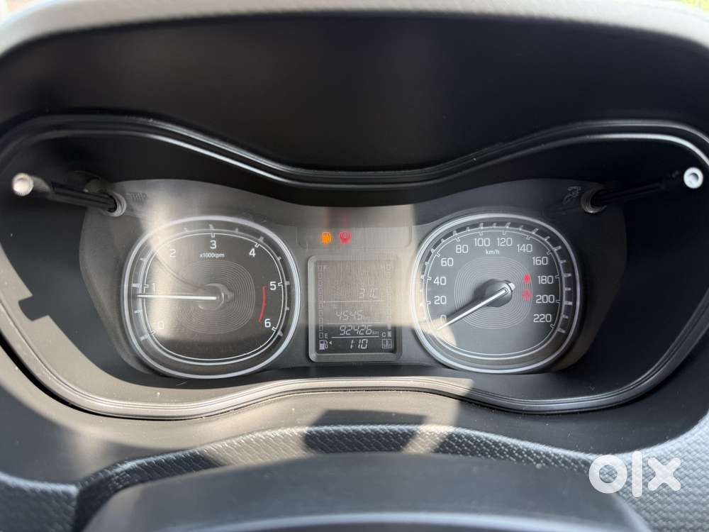 Maruti Suzuki Vitara Brezza Zdi+ Dual Tone Mt, 2019, Diesel