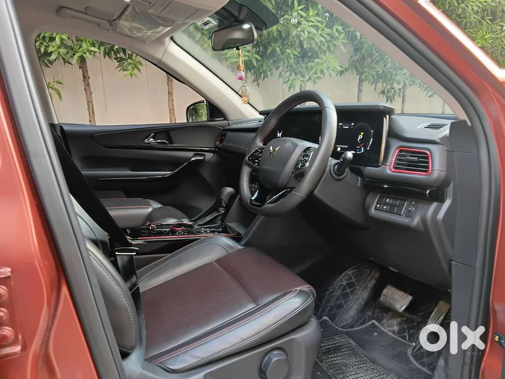 Mahindra Xuv700 2.2 Ax 7 Diesel At Luxury Pack Str, 2024, Diesel
