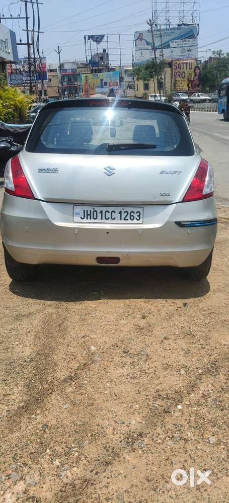 Maruti Suzuki Swift Vvt Zxi, 2017, Petrol