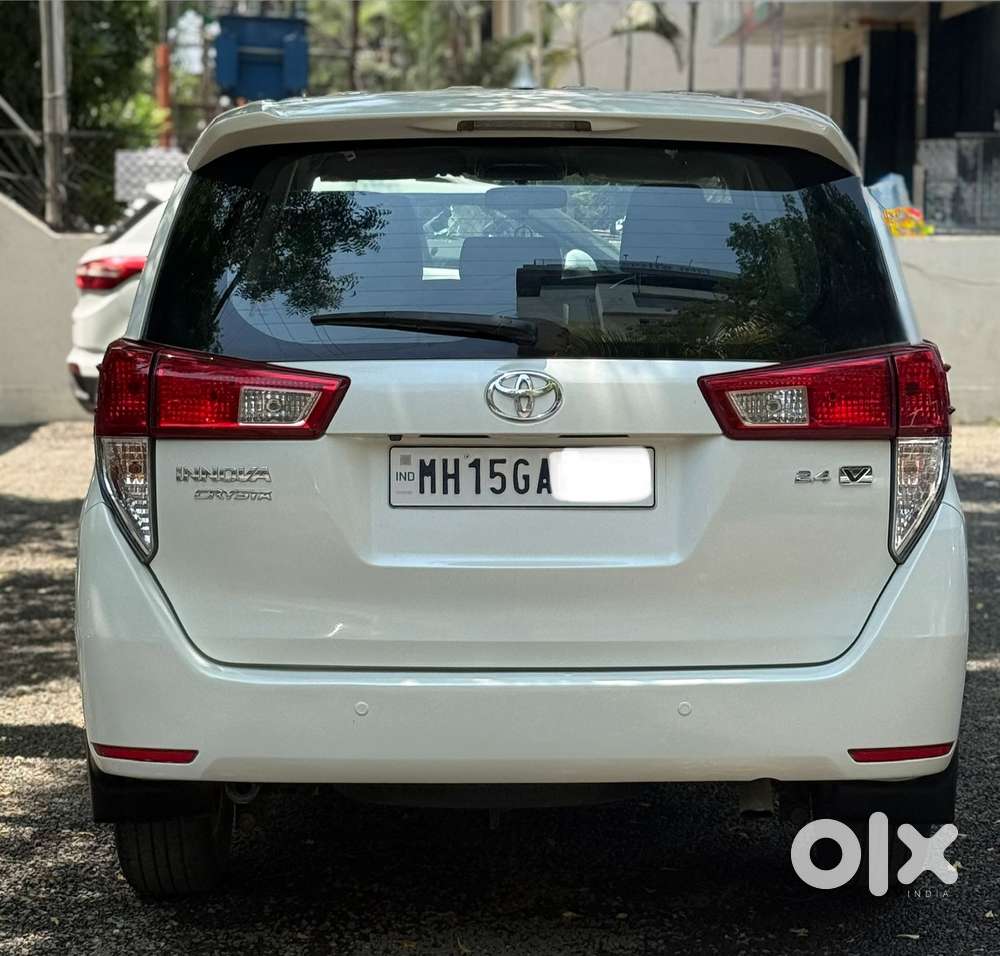 Toyota Innova Crysta 2.4 V 8 Str, 2017, Diesel