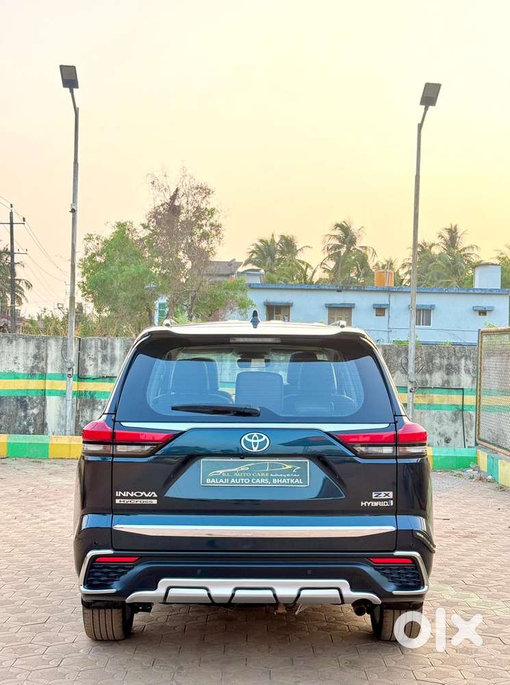 Toyota Innova Hycross 2.0 Zx (o) Hybrid 7 Str, 2023, Petrol