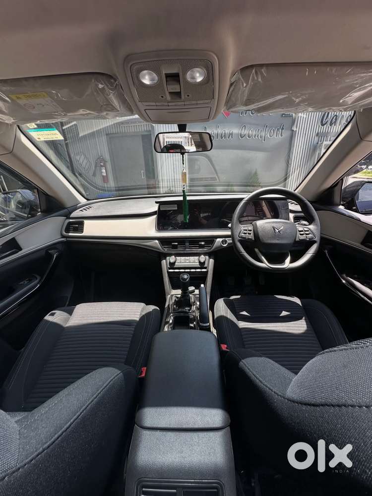 Mahindra Xuv700 2.2 Ax 5 Diesel At 7 Str, 2024, Diesel