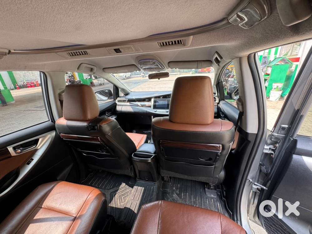 Toyota Innova Crysta 2016 Diesel Well Maintained