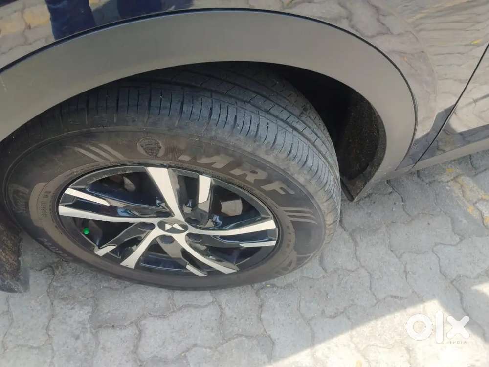 Mahindra Xuv700-ax3- 2022 Diesel
