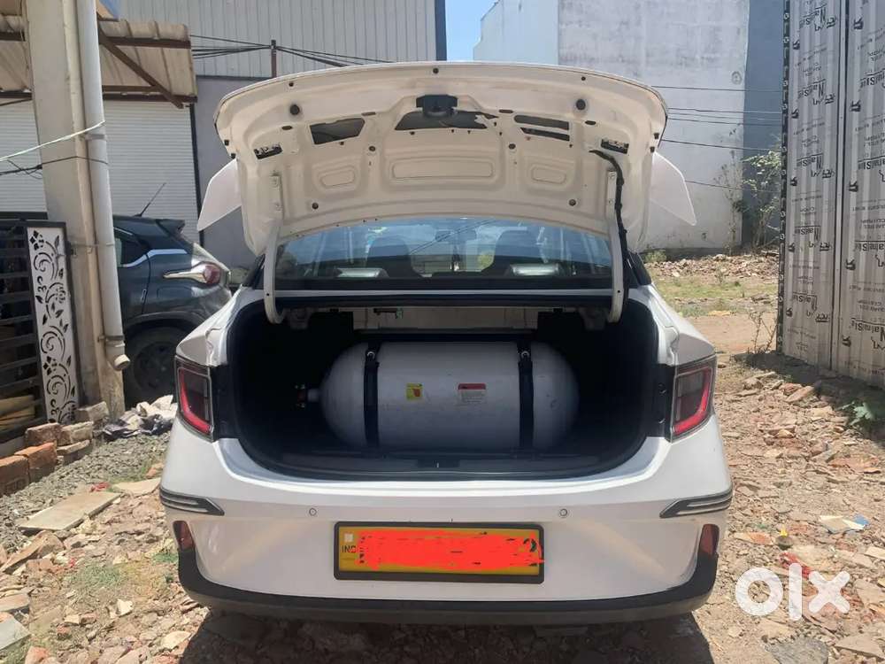 Hyundai Aura 2025 Cng & Hybrids 72000 Km Driven
