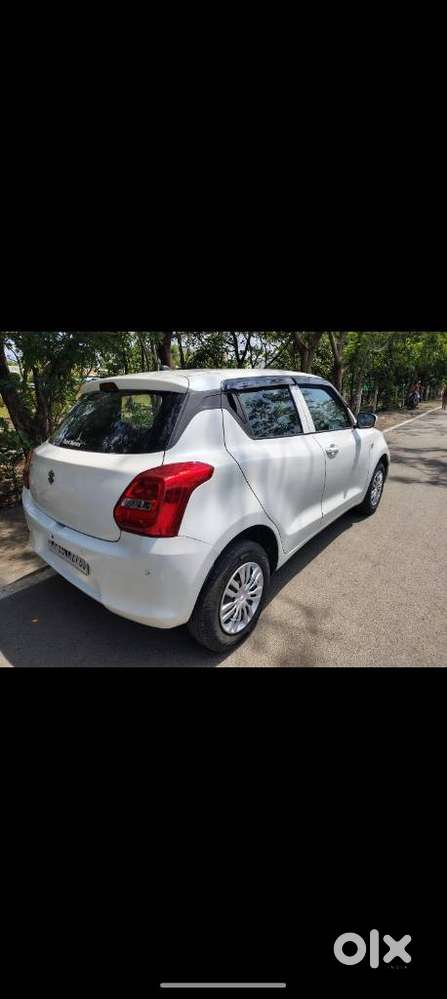 Maruti Suzuki Swift 1.3 Lxi, 2022, Petrol