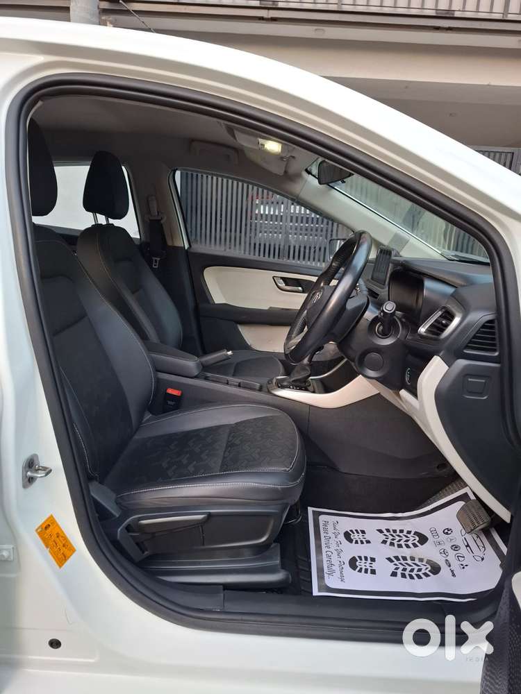 Tata Altroz Xz Plus (s), 2023, Petrol