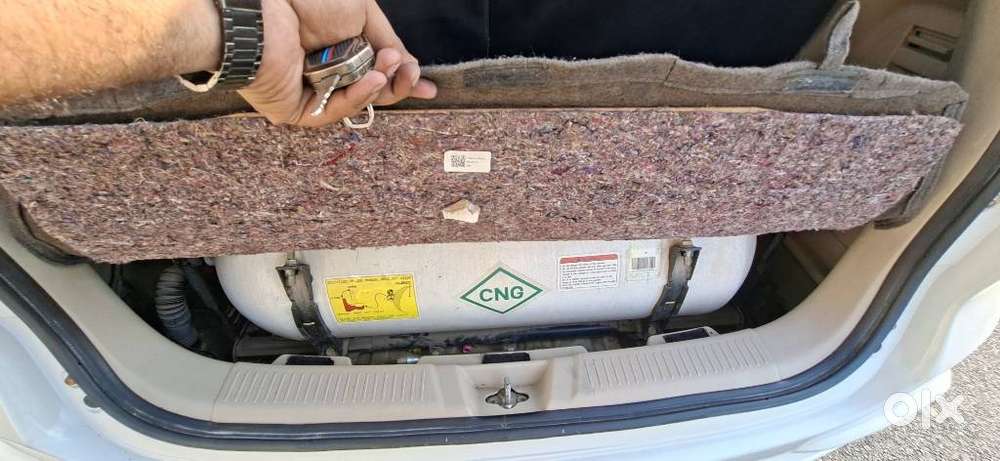 Maruti Suzuki Ertiga 1.4 Vxi Cng Anniversary Edition, 2023, Cng & Hy..