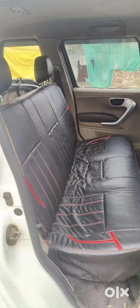 Mahindra Tuv 300 T8 2016