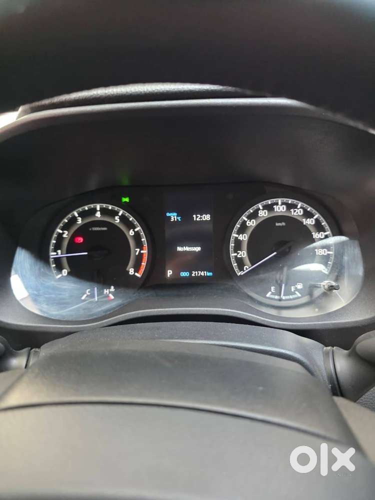 Toyota Innova Hycross 2023 Petrol Well Maintained