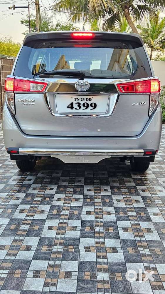 Toyota Innova Crysta [2020-ongoing] 2.4 Vx 8 Str, 2023, Diesel