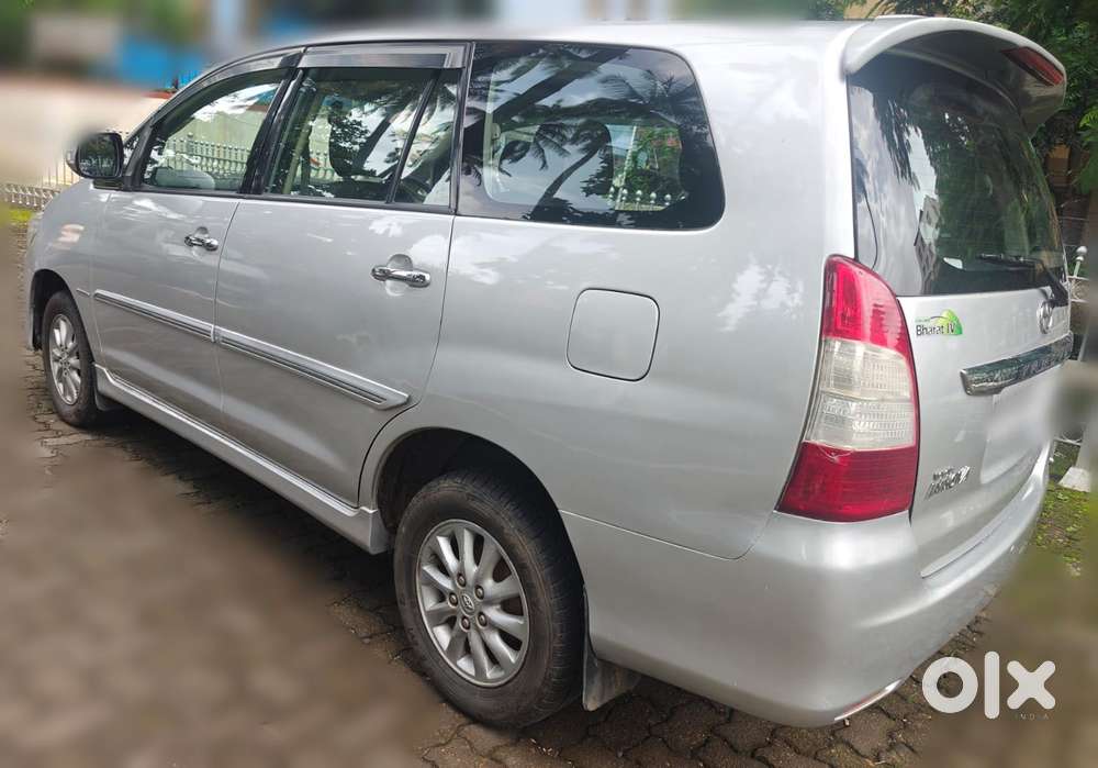 Toyota Innova 2.5 E Diesel Ps 7-seater, 2013, Diesel