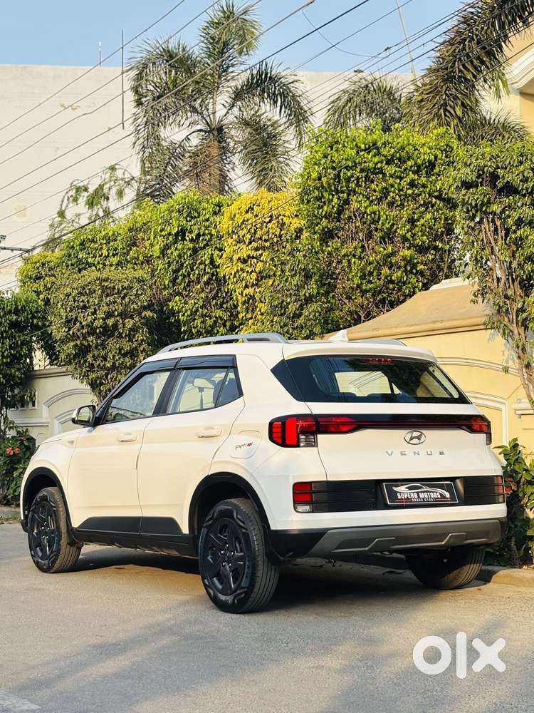Hyundai Venue S (o) 1.2 Petrol Knight Edition, 2024, Petrol