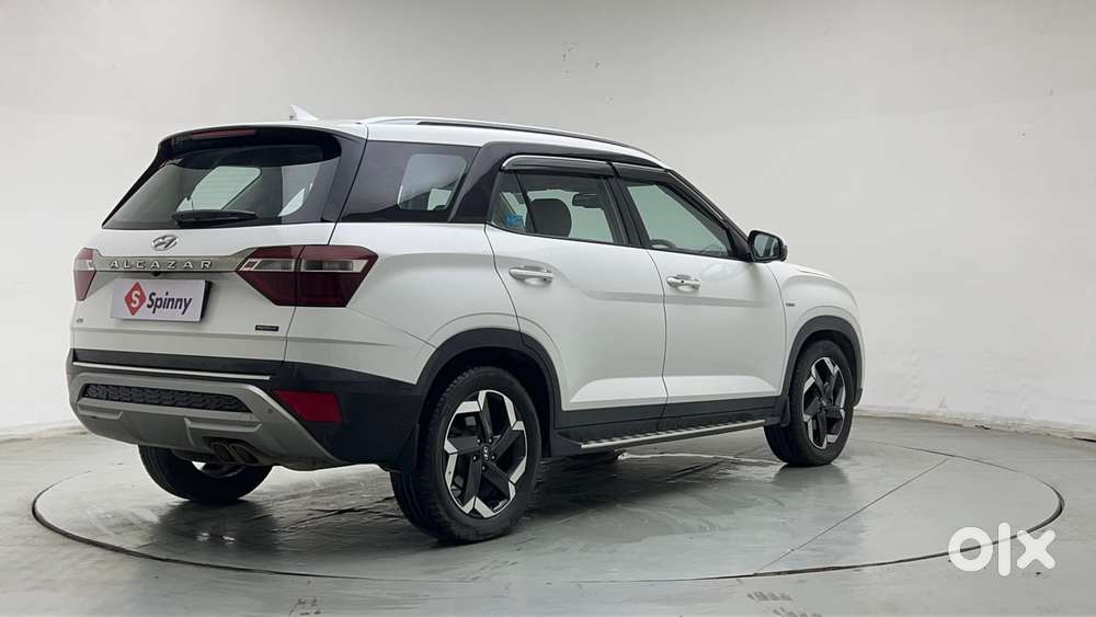 Hyundai Alcazar 2.0 Signature (o) Petrol At 6 Str, 2022, Petrol