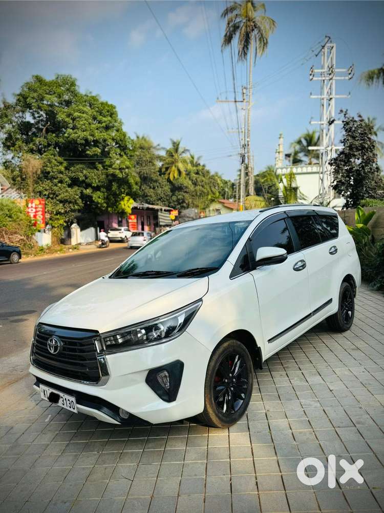 Toyota Innova Crysta 2.8z Automatic, 2016, Diesel