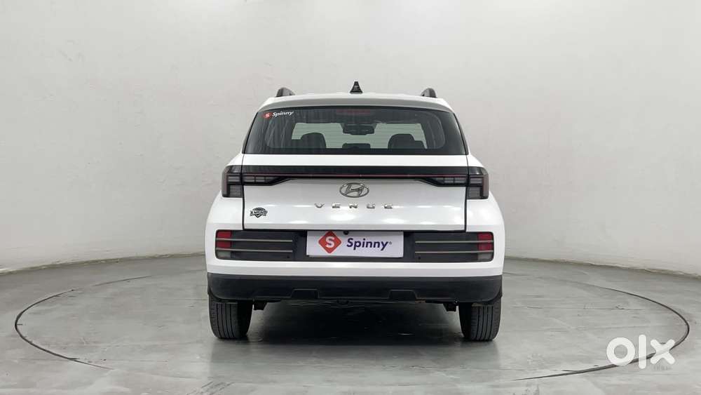 Hyundai Venue Sx Knight Edition  Mt, 2024, Petrol