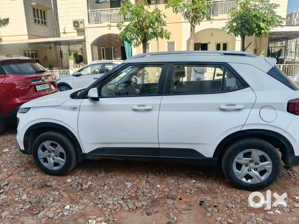 Hyundai Venue Petrol 2022