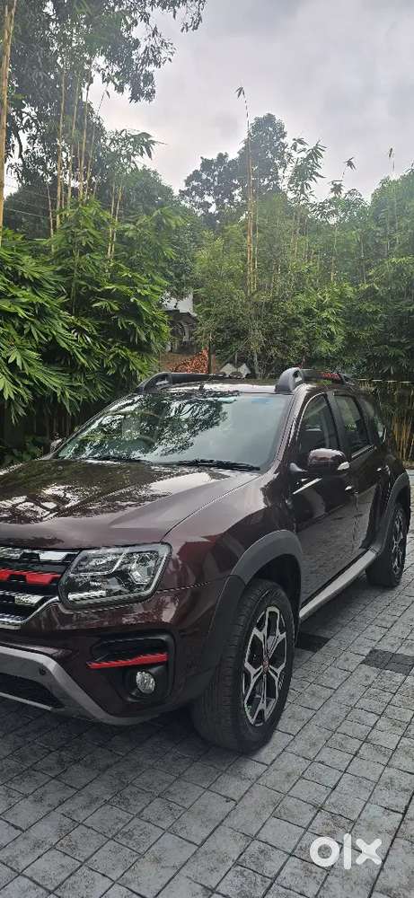 Well Maintained Turbo Petrol Duster.