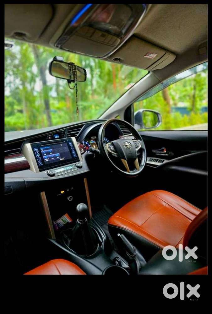 Innova Crysta 2016