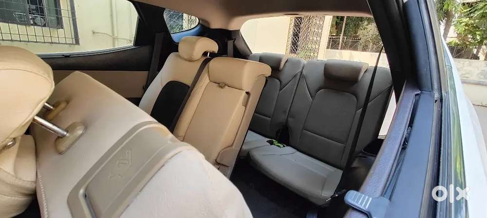 2015 Hyundai Santa Fe 4x2 Automatic Diesel – Single Owner