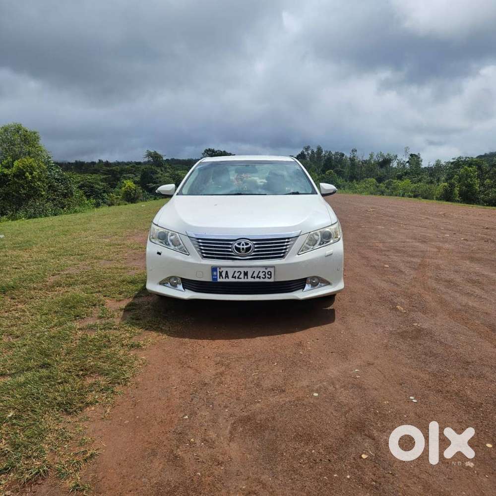 Toyota Camry 2012 2.5 At – Luxury Sedan, Smooth Drive, Well Maintained