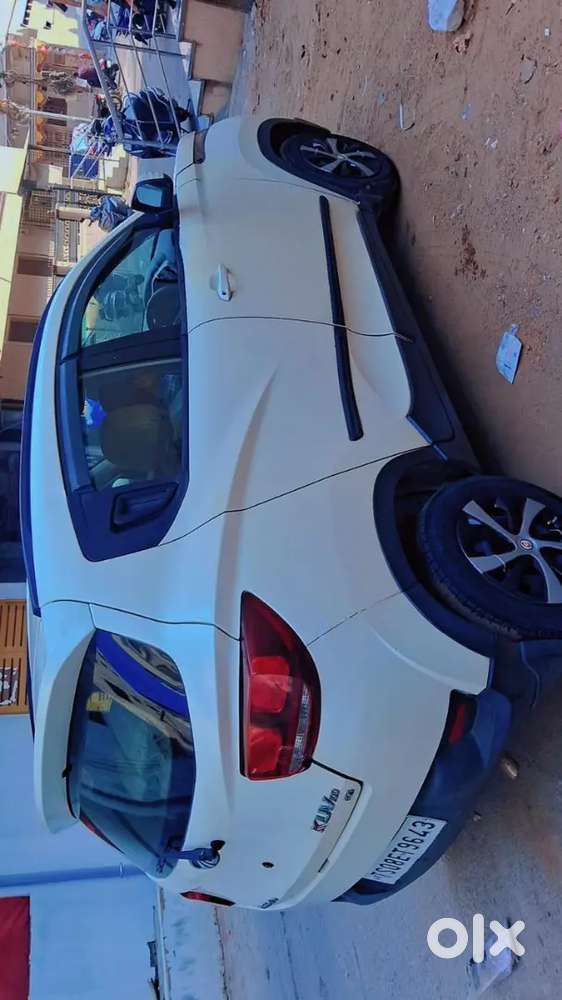 Mahindra Kuv 100 2016
