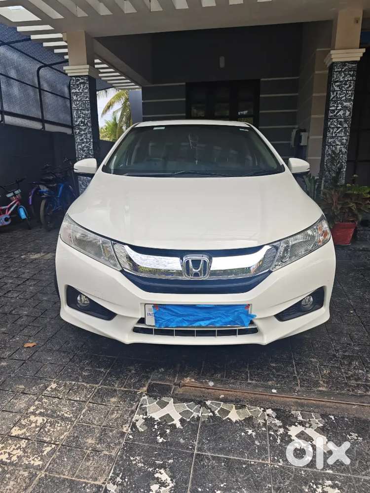 Honda City 2016 Variant Petrol (sunroof)