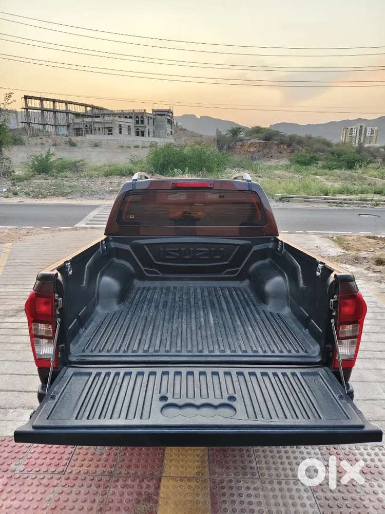 Isuzu V-cross 2019 Diesel Well Maintained