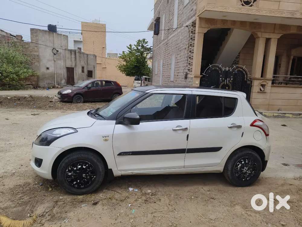 Maruti Suzuki Swift 2012 Lxi