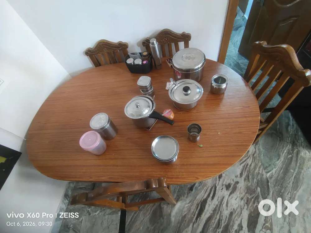 Dining table+ cupboard
