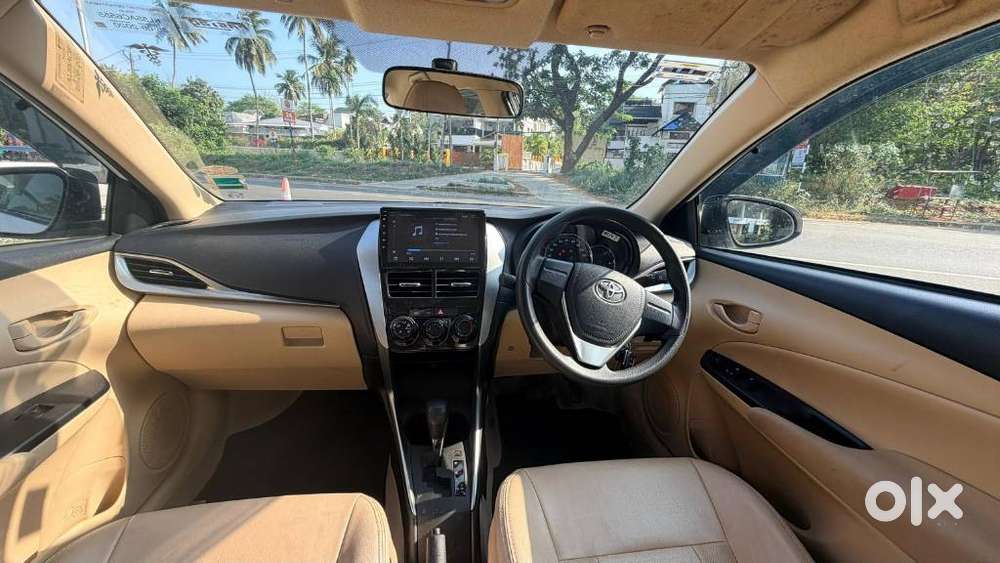 Toyota Yaris J Cvt, 2021, Petrol