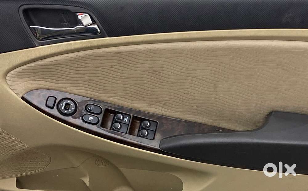 Hyundai Verna Fluidic 1.6 Vtvt Sx, 2013, Petrol