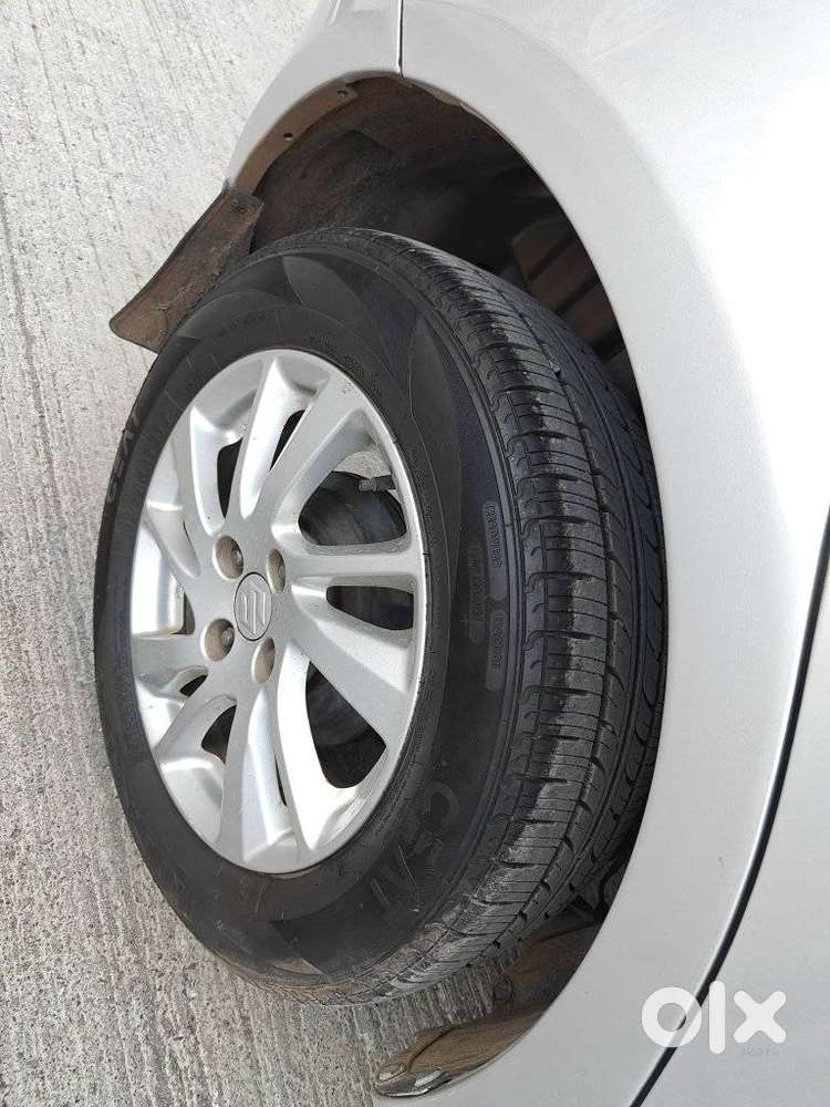 Maruti Suzuki Swift Zxi, 2012, Petrol