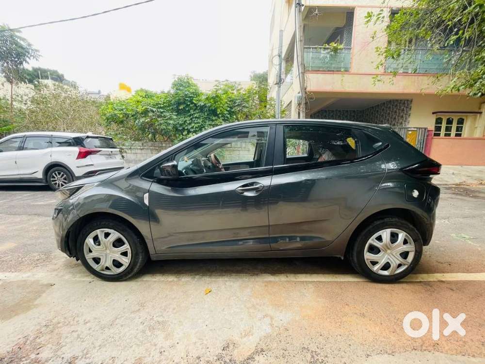 Tata Altroz 1.2 Xm, 2025, Petrol