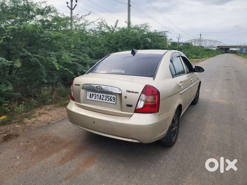 Hyundai Verna 2009 Diesel 150000 Km Driven