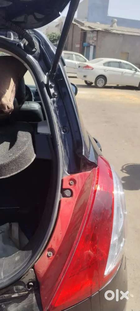 Maruti Suzuki Swift 2012 Diesel 100000 Km Driven