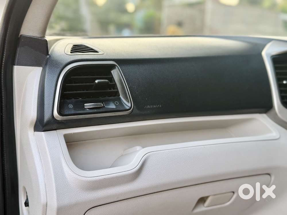 Mahindra Xuv300 W8 Option, 2020, Petrol