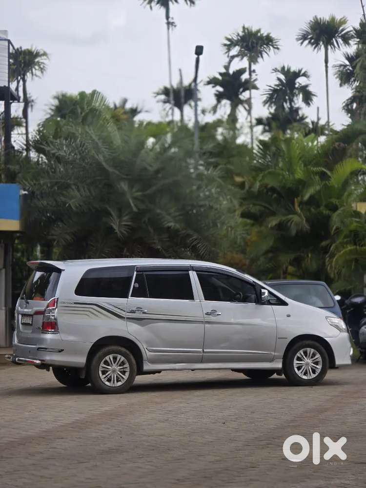 Toyota Innova 2.5 G 2014