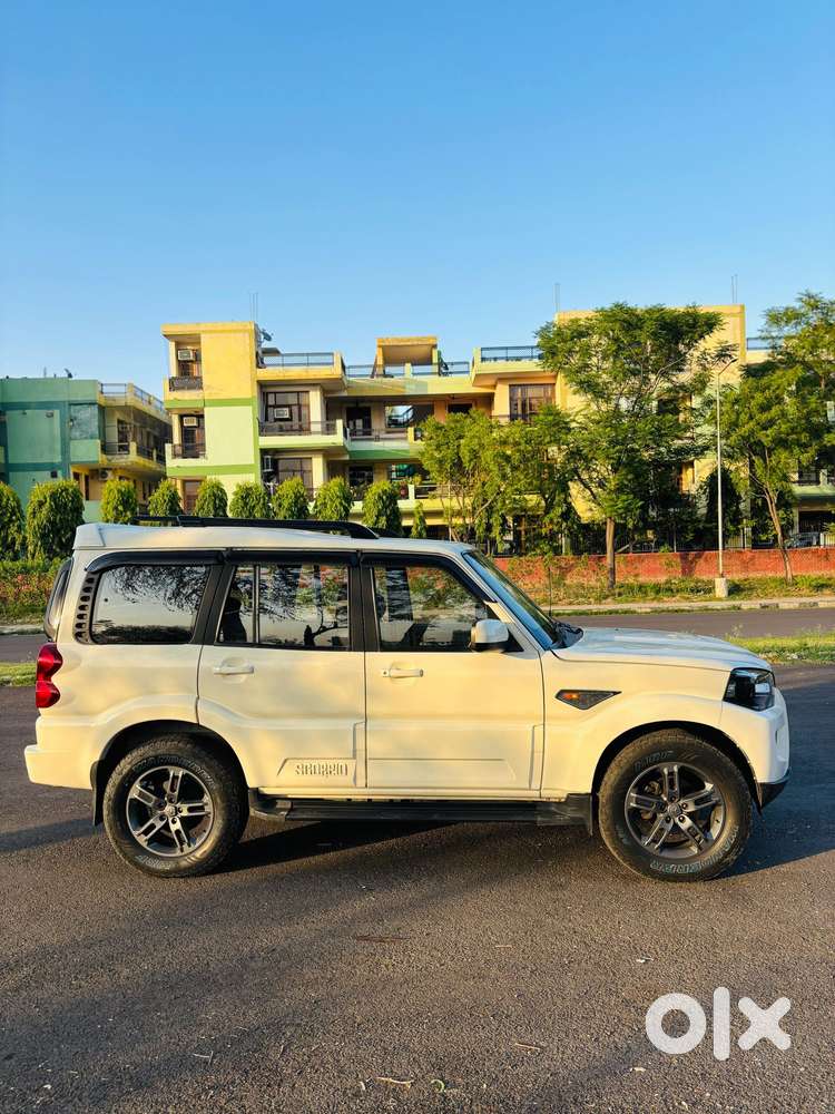 Mahindra Scorpio S4 4wd, 2016, Diesel
