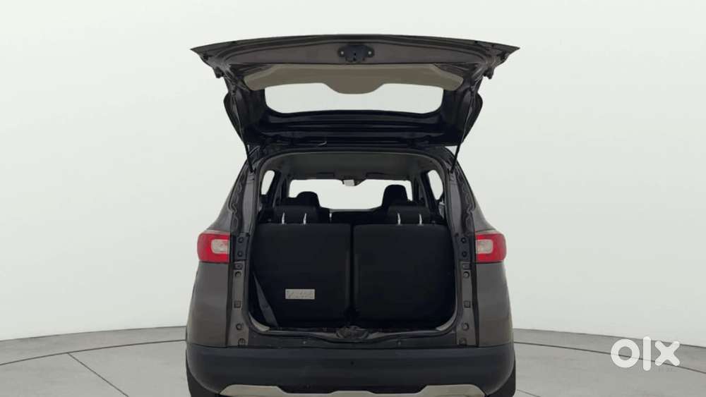 Renault Triber Rxz, 2023, Petrol