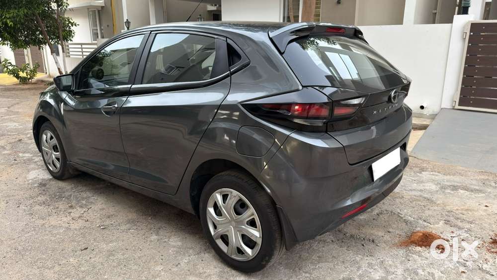 Tata Altroz Petrol Manual 2024