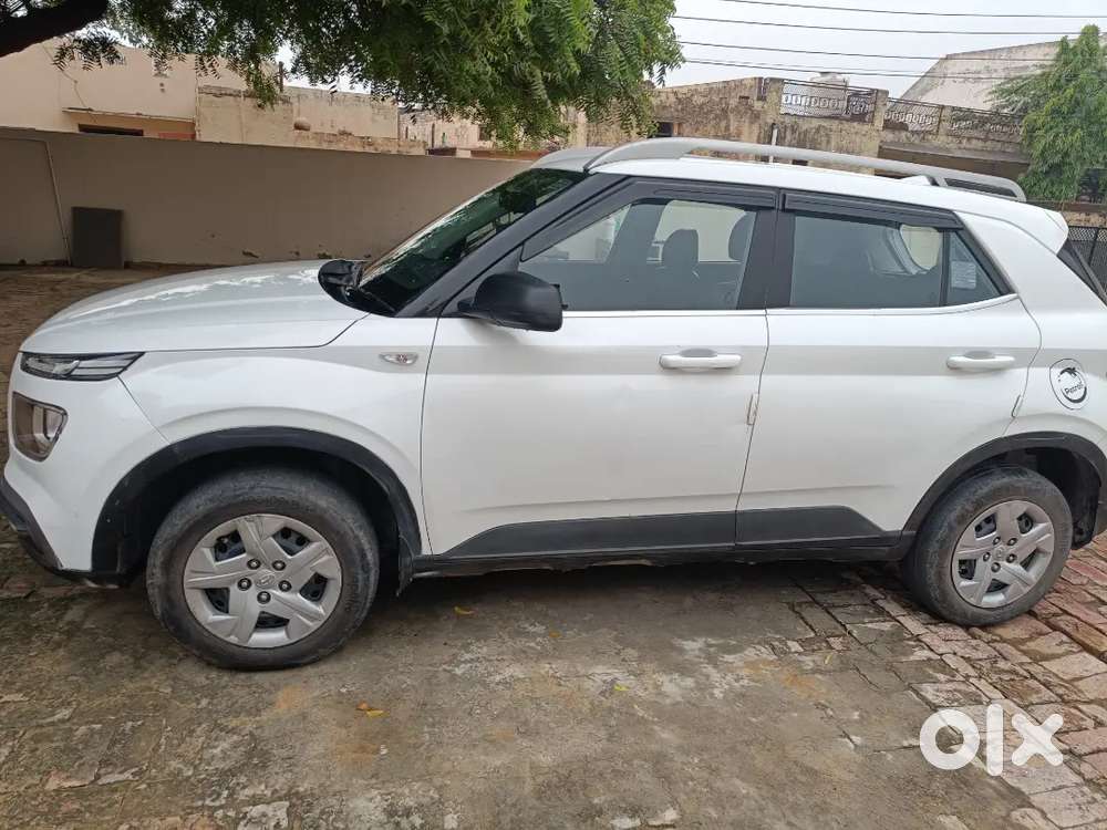 Hyundai Venue 2020 Manual Petrol Car