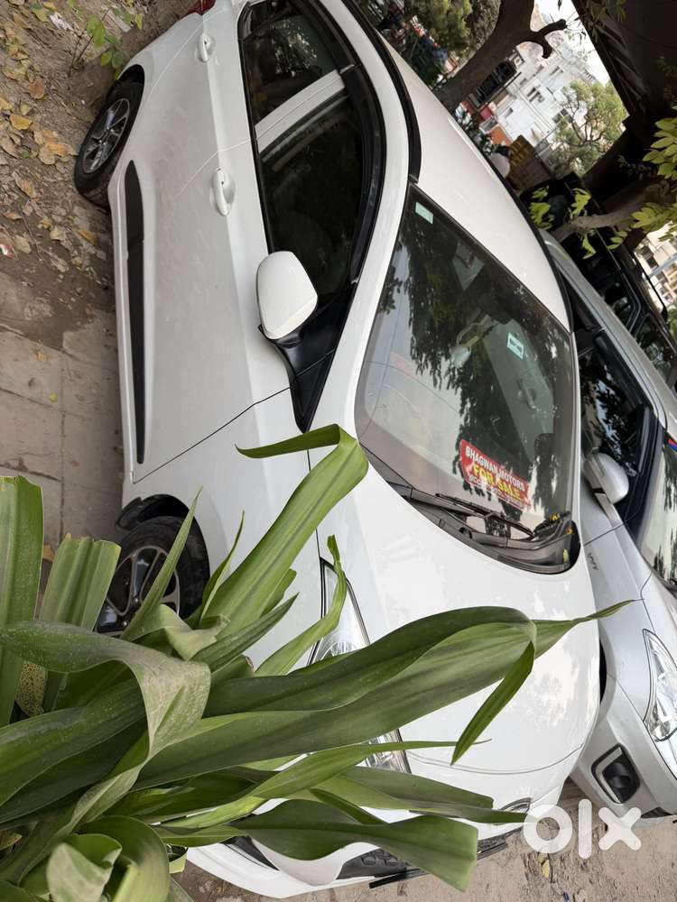 Hyundai Grand I10 At Sportz, 2017, Petrol